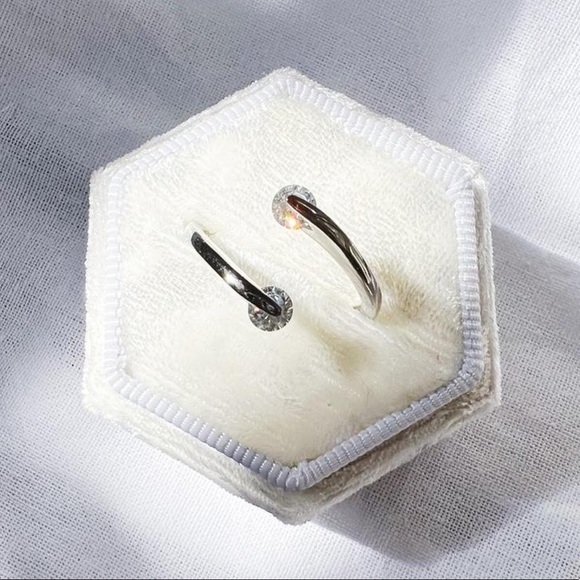 Adjustable Sterling Silver & CZ Ring - Picture 1 of 2